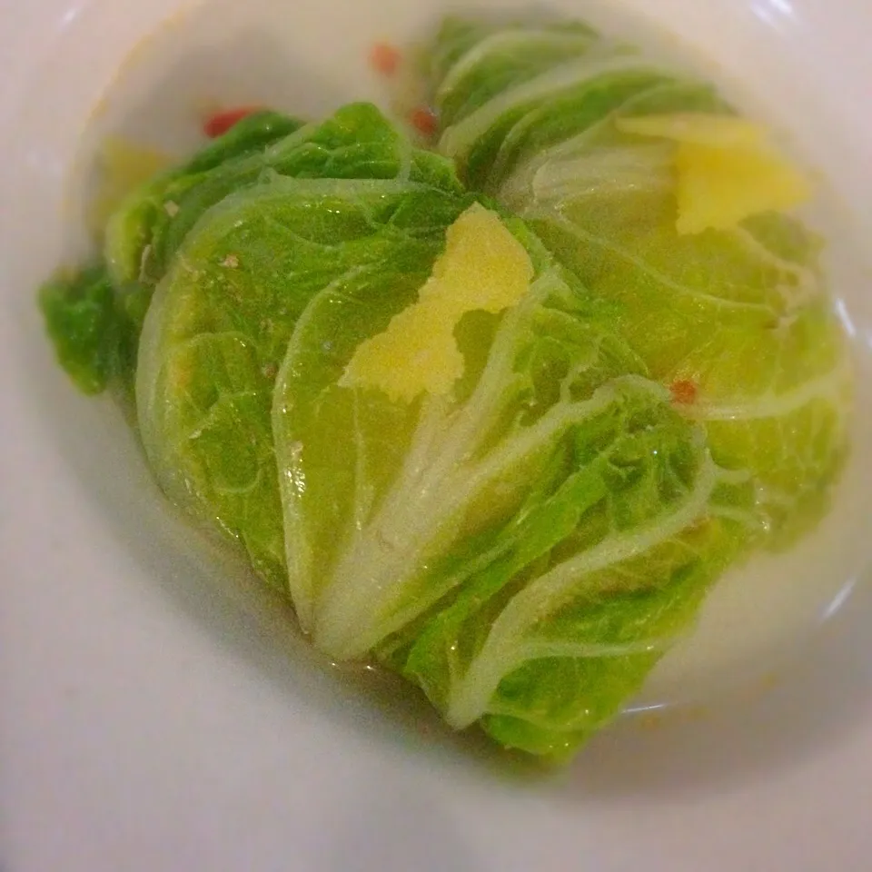 Snapdishの料理写真:Roll Chinese cabbage : Chinese cabbage, minced pork, celery, red pepper, salt, black pepper. (soup) water, white wine, chicken stock, ginger.|Meeさん