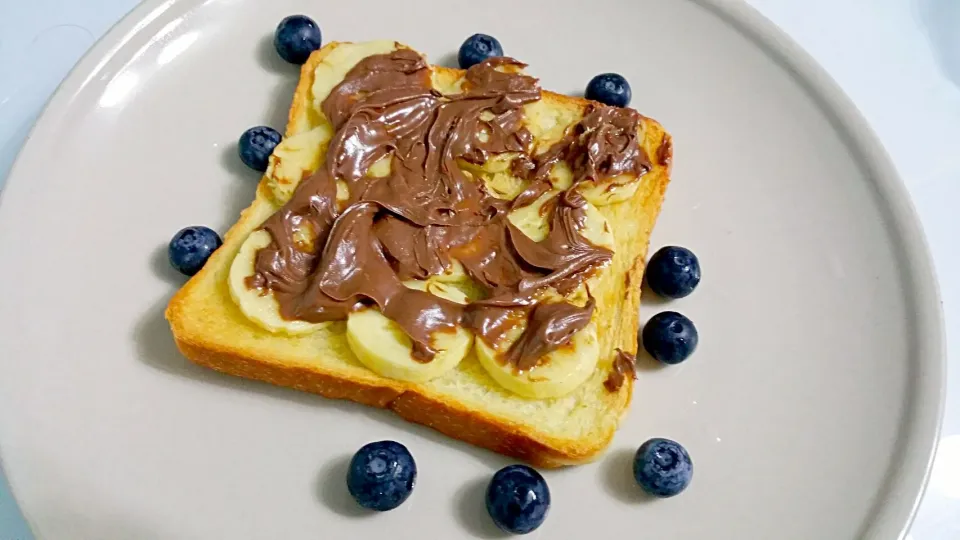 Good morning everyone! 😉
Butter toast with banana & melted nutella|🌷lynnlicious🌷さん