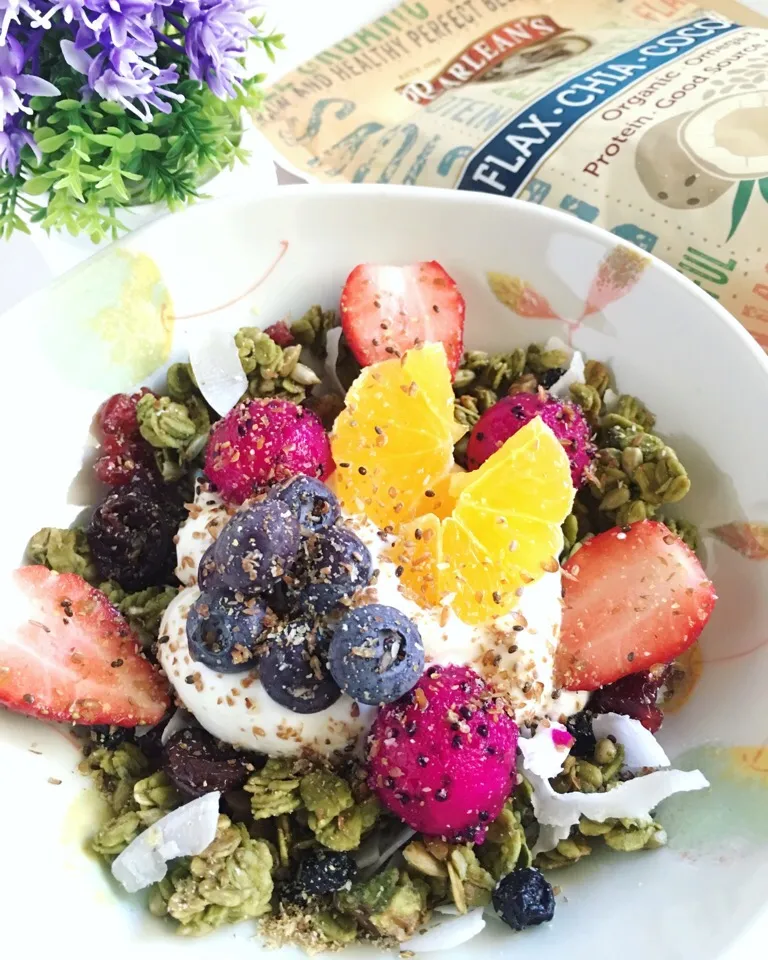 Snapdishの料理写真:Matcha granola, Greek yogurt, fresh fruits, flax-chia-coconut blend|coxiella24さん