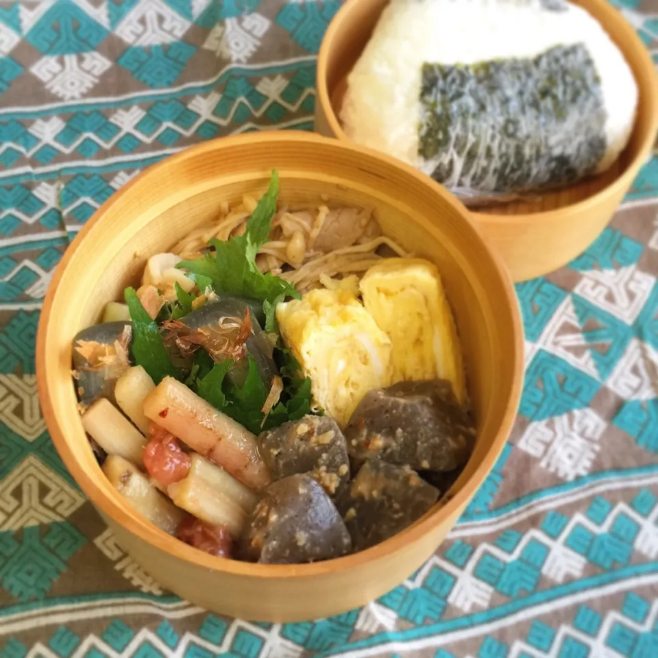 Snapdishの料理写真:豚肉炒めポン酢ゴマ和えと梅ごぼう弁当|cosokosoさん