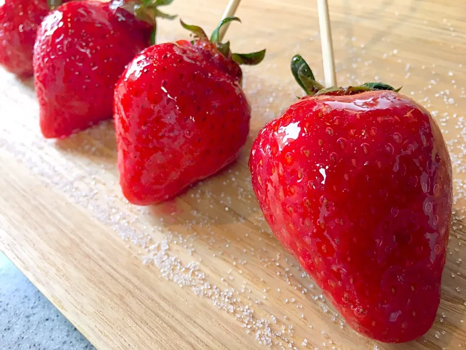 toccaさんの料理 いちご飴🍓🍭✨|てんてんさん