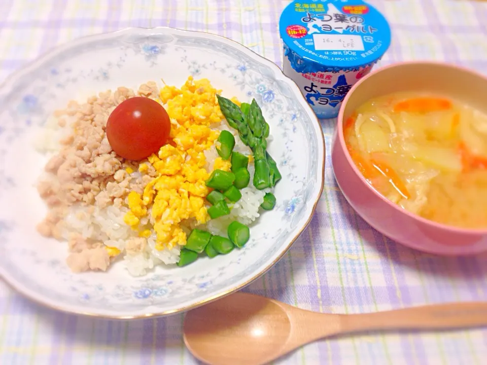 4色丼😁🌸💕晩ご飯〜🎵|えいぽんさん