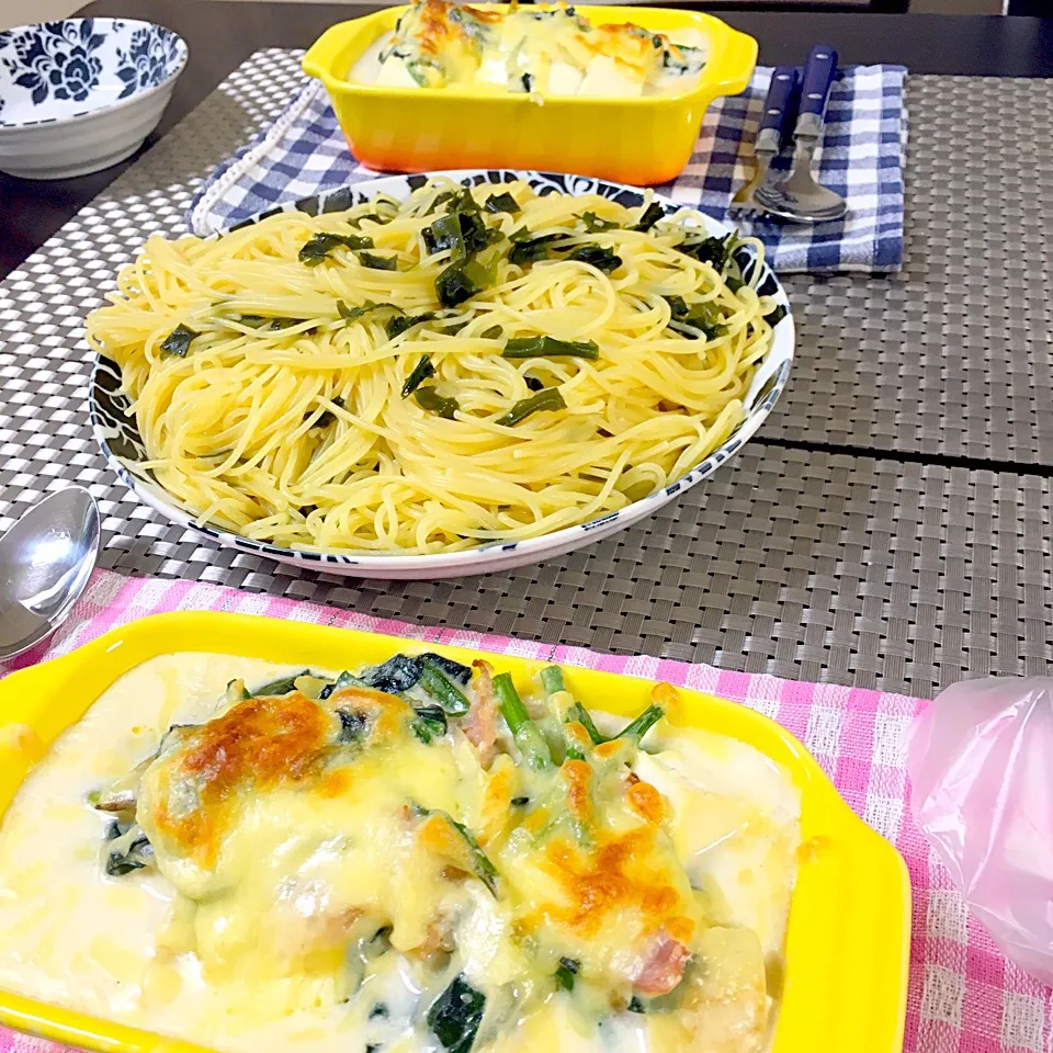 Snapdishの料理写真:豆腐とほうれん草グラタンに和風パスタ|みほちさん