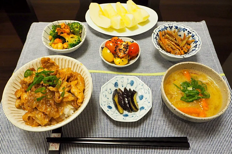 豚丼、ブロッコリーと大豆のナムル|はらしおりさん