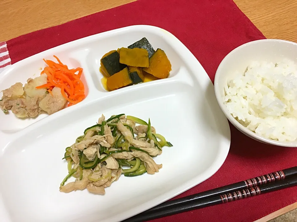 茹鶏きゅうり
かぼちゃの煮物
じゃがいものツナ和え
キャロットラペ|まりさん