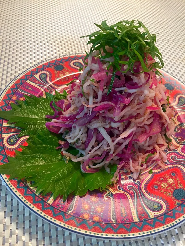 Snapdishの料理写真:咲きちゃんさんの料理 ノンオイル✨切り干し大根のレモン香るマリネサラダ|さちさん