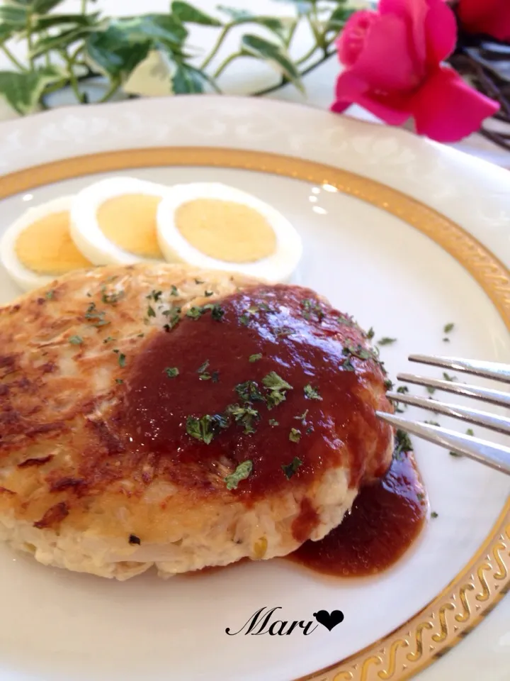 スパイスで華やか♡しゃきふわ経済的♡豆腐ともやしのハンバーグ|Mariさん