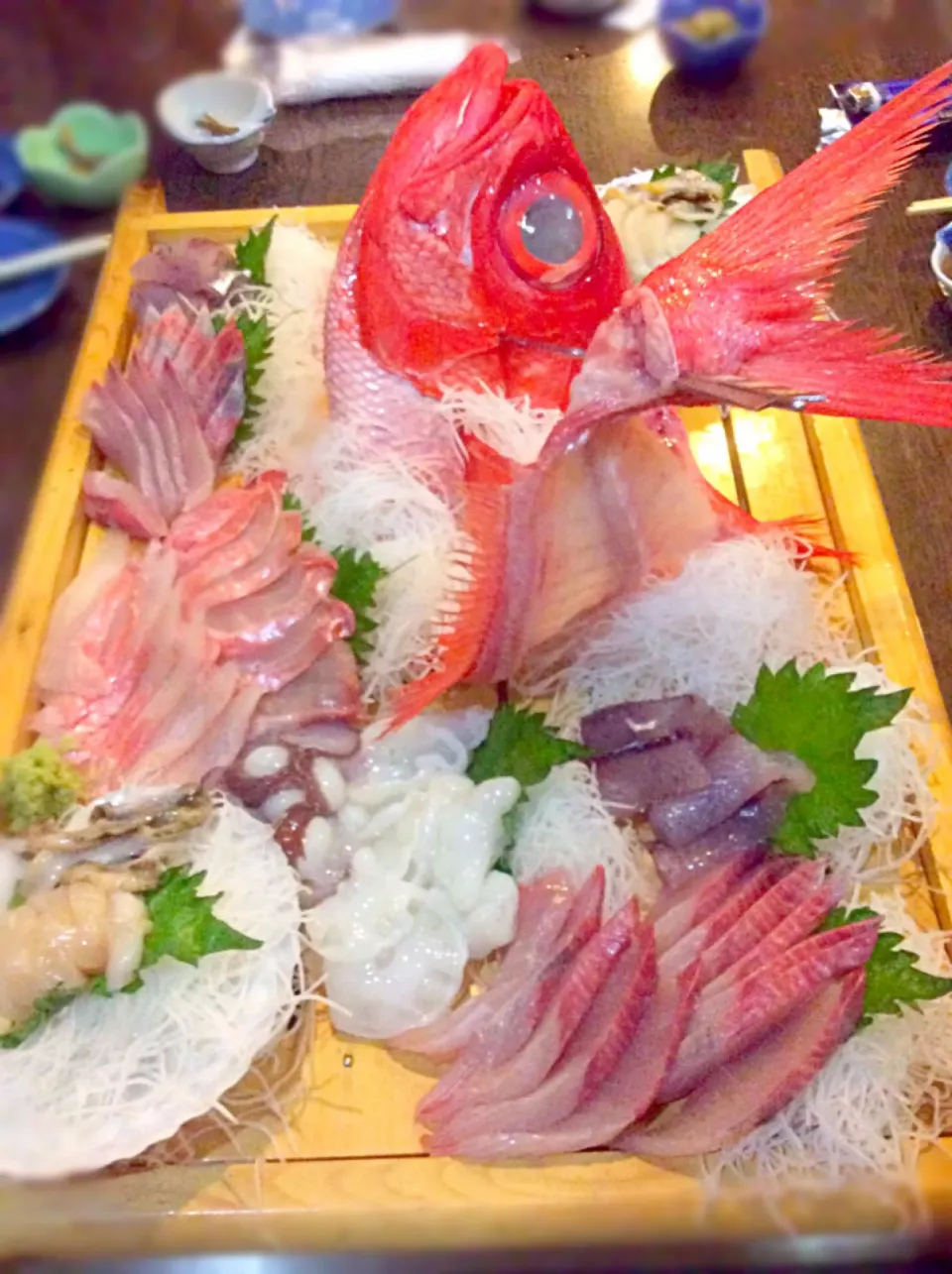 Snapdishの料理写真:草加 魚魚亭 
八丈島産キンメ鯛 尾長 ヒラマサ 飛び魚 タコ ホタテなど|Takeshi  Nagakiさん