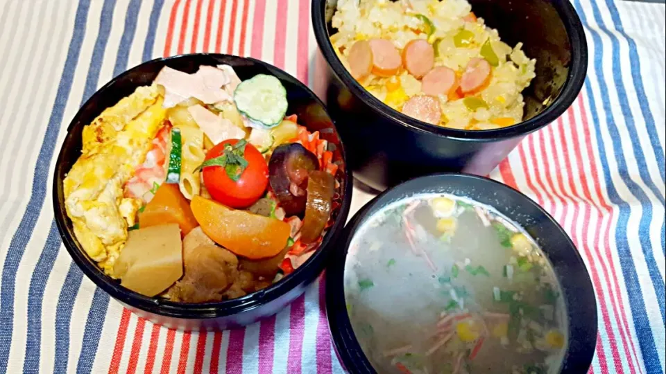 お弁当。ピラフと筑前煮とマカロニサラダと梅ナスと出し巻きとちゃんぽんスープ。|エリカさん