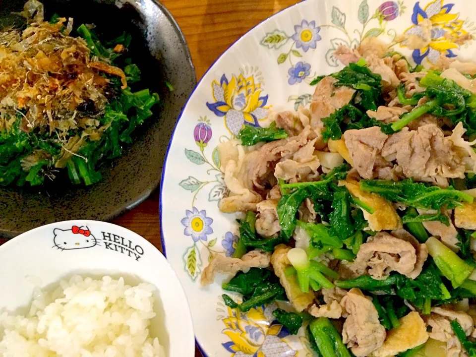 大根葉と豚の、ごま油とだし醤油の炒め物。薄揚げは冷凍常備でプラスワン食材に。|mikaさん