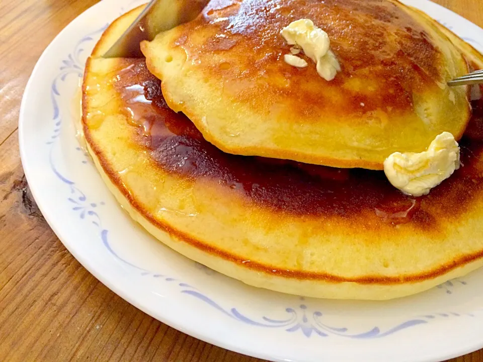 休日ブランチは、ホットコーヒーとホットケーキで癒しの香り (^^)|mikaさん