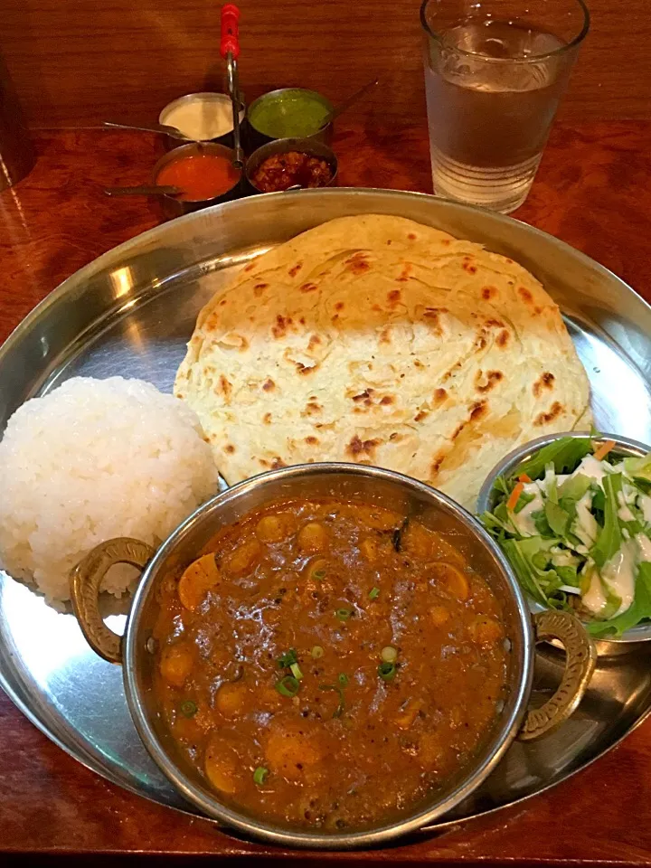 スパイシーマッシュルームとひよこ豆カレー|カリー仙人さん