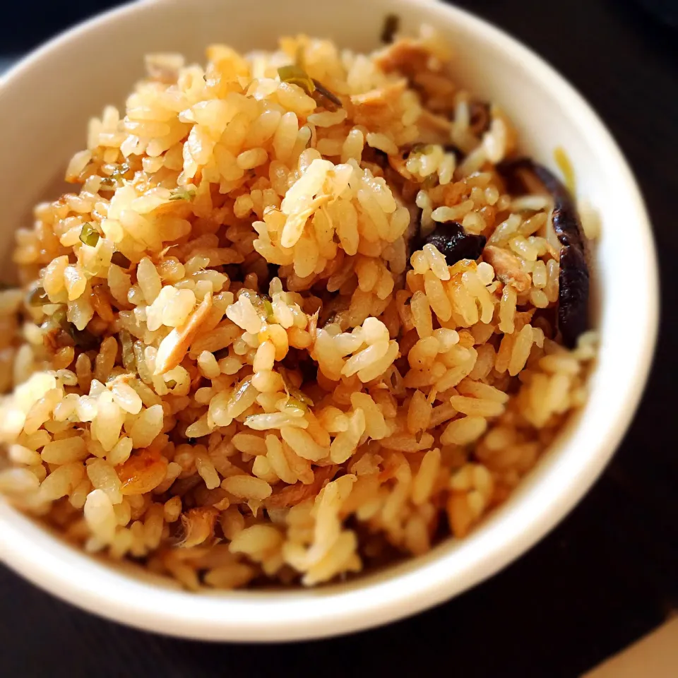 大量に作った干しシイタケを使って炊き込みゴハン|白石さん