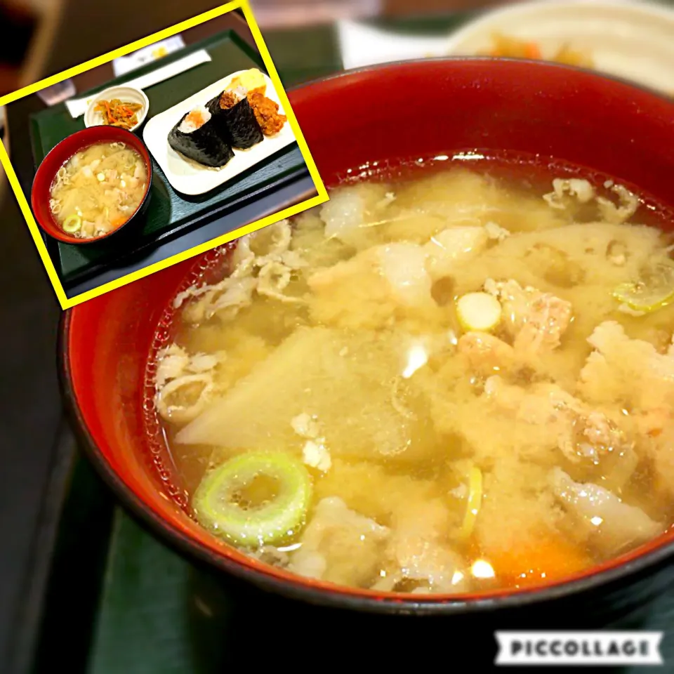 今日のお昼はごろっと野菜の豚汁定食😋
@池袋 ほんのり屋|しんやさん