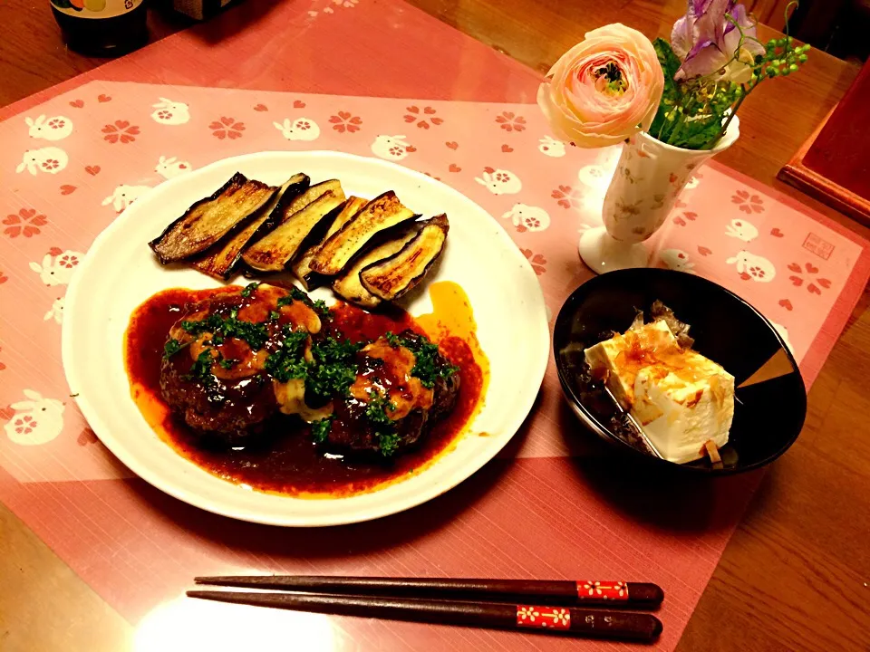 煮込みハンバーグ🍴

✔️お肉ジュワッ
✔️チーズとろーん
✔️ふわっふわ|わあ😀😀😀さん