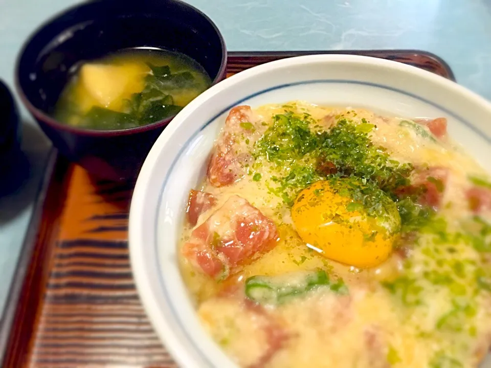 ☆今日の賄い☆ 3/30
マグロの山かけ丼&生わかめのみそ汁|mamiさん