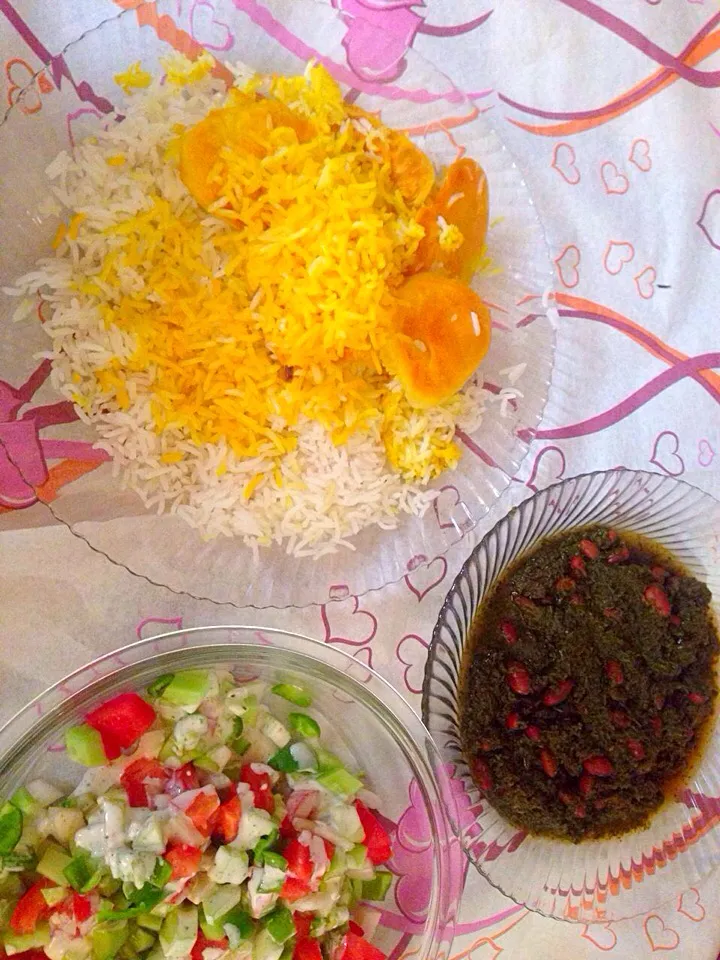 Iran chelo with ghorme sabzi and shirazi salad چلو و قرمه سبزي با سالاد شيرازي|PyGentlemanさん