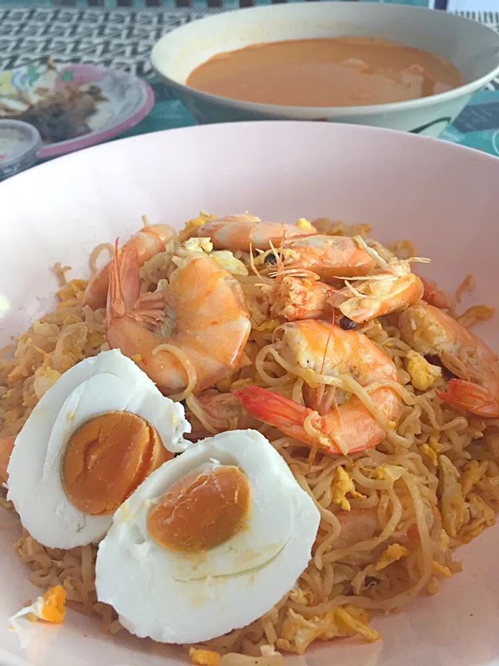 Fried tomyum instant noodle.|ballさん