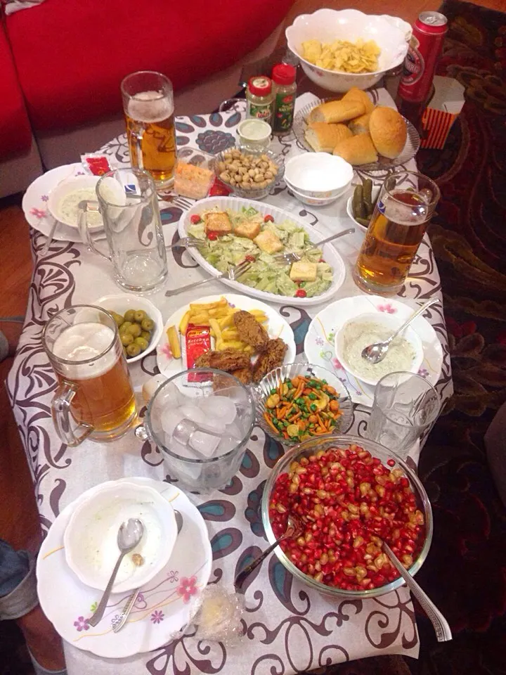 Iran beer with several types of maze آبجو و مزه ايراني|PyGentlemanさん