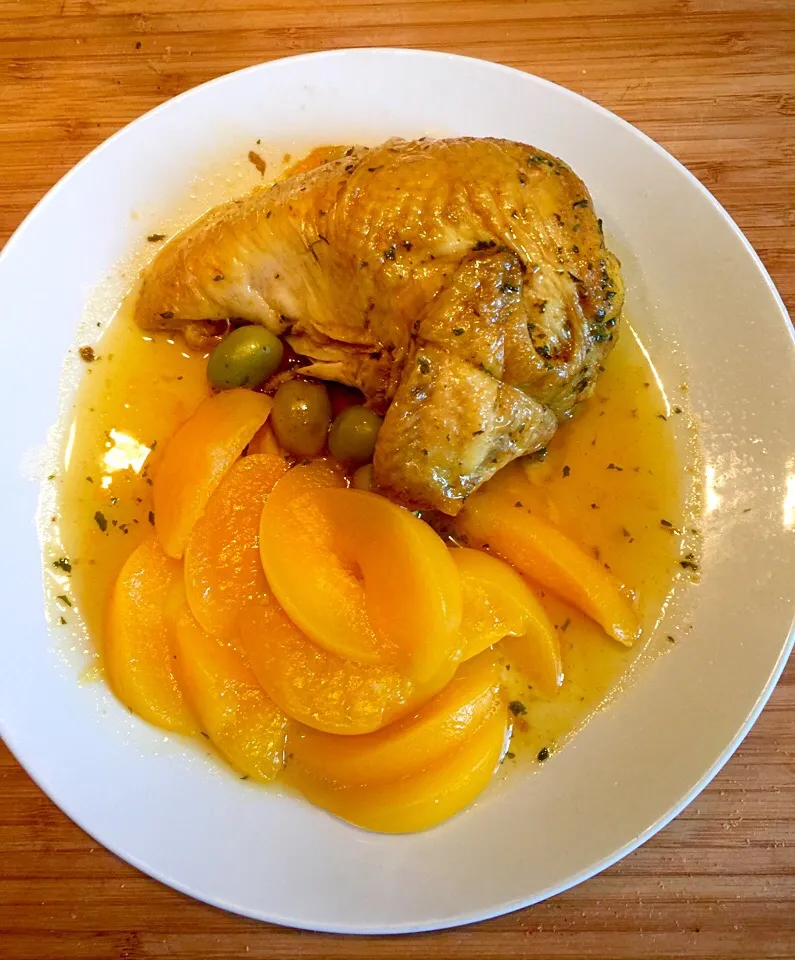 Snapdishの料理写真:Roast chicken & peaches|Generaalさん