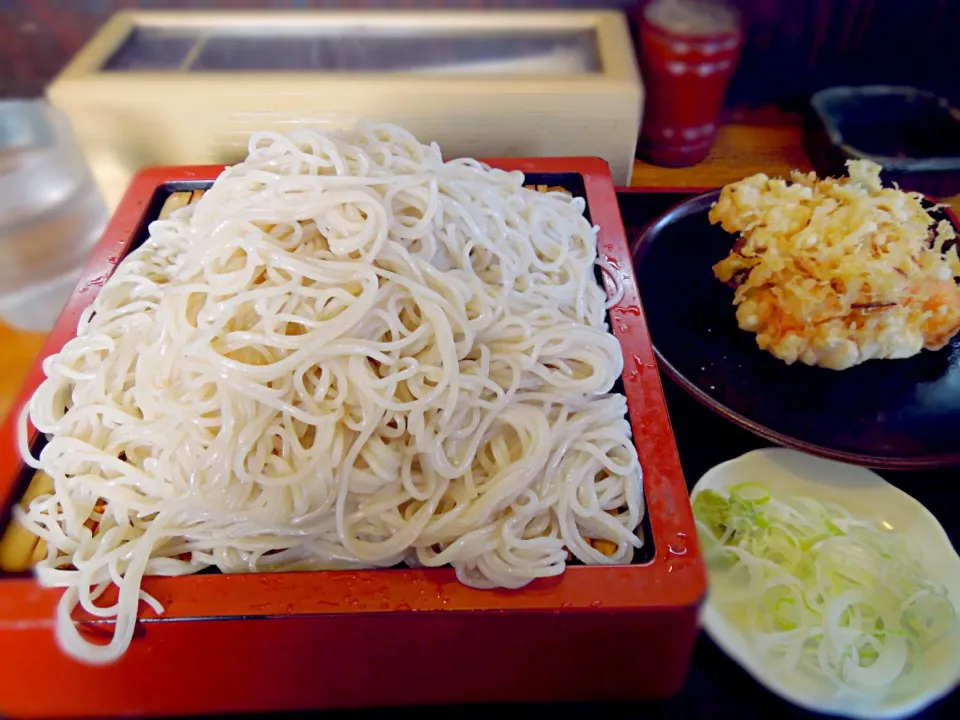 足立区 そば政 安くて 量があって メチャ美味し  その場で揚げる天ぷらはサクサクぷりぷり これで大盛り６４０円|Takeshi  Nagakiさん