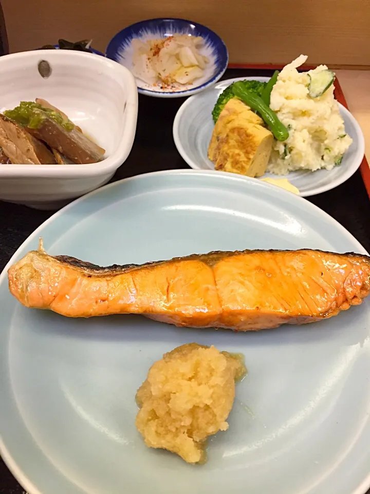 銀鮭照焼きとづけ鰹の定食|流線形さん