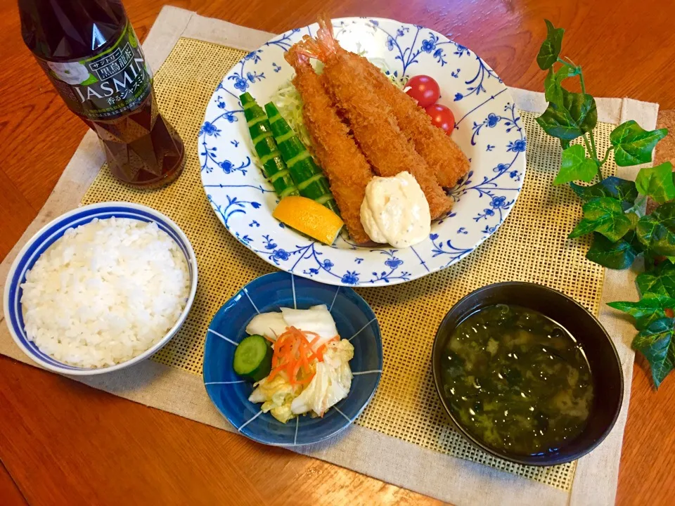 Snapdishの料理写真:エビフライ定食|タラコさん