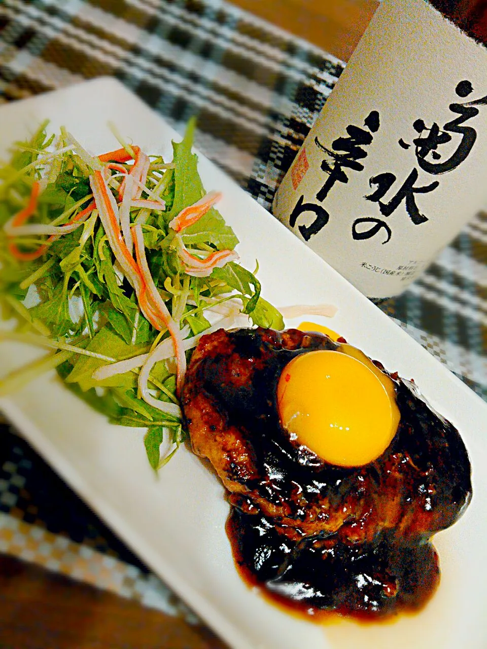 照り焼きつくねバーグと菊水丸。
もちろん照り焼きのタレにも菊水丸。贅沢だ。|shoconicさん