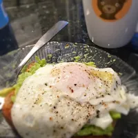 Avocado Toast and Cage Free Egg|JR Mooreさん