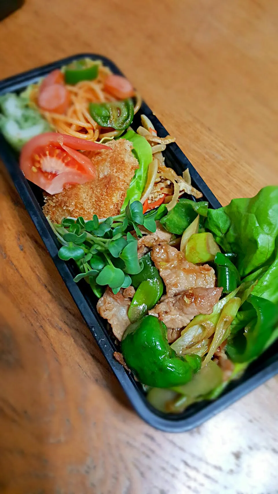 今日のお弁当❕　豚肉の味噌炒め🐷|クッキングオヤジさん