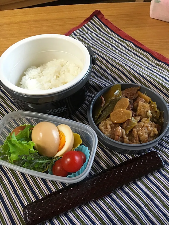 Snapdishの料理写真:牛すじ丼弁当|csigapogiさん