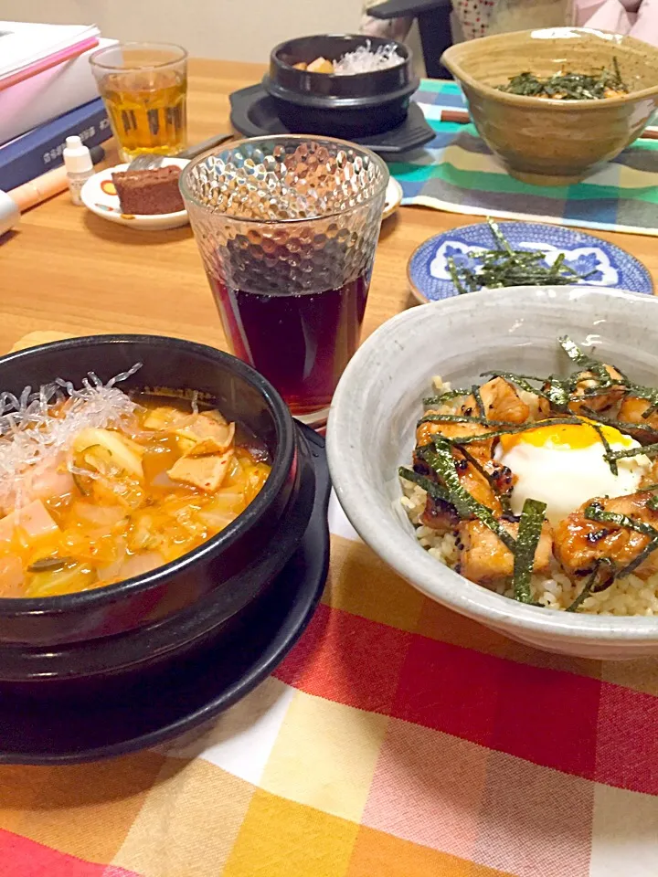 鶏丼と韓国風スープ|スカポンタスさん