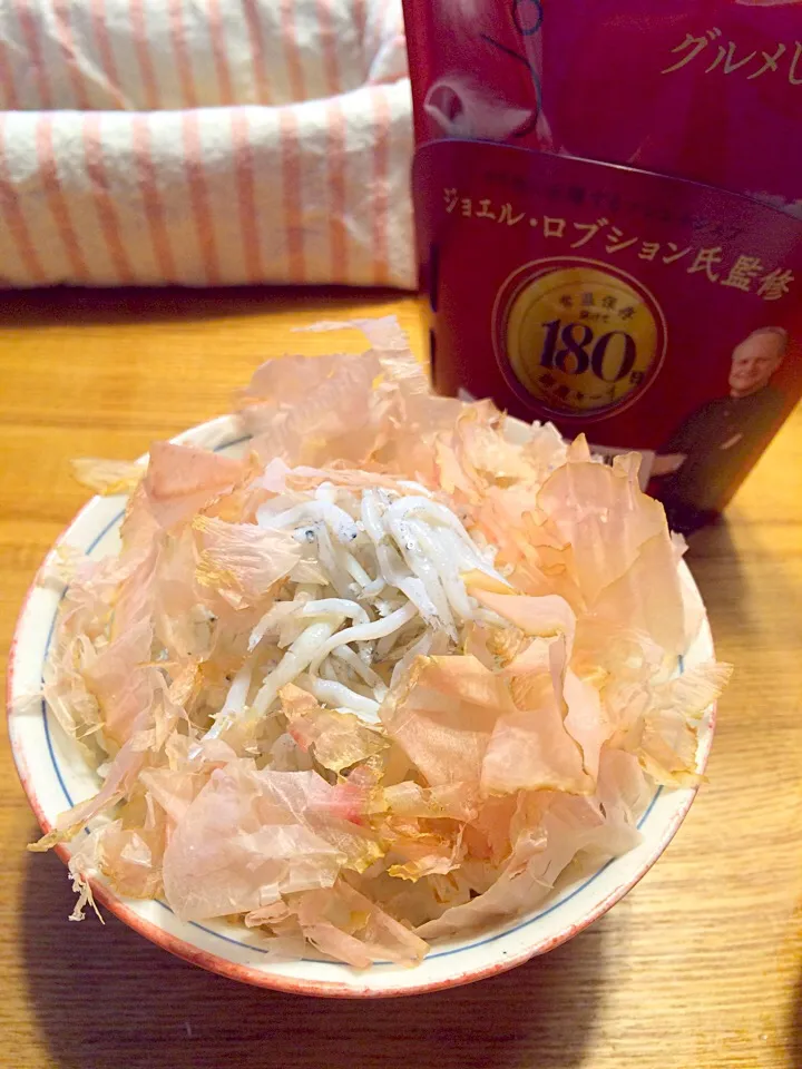 Snapdishの料理写真:グルメ醤油で贅沢気分の朝ご飯✨|pigmegさん