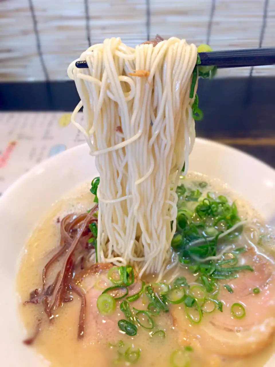 Snapdishの料理写真:博多ラーメンの麺 バリカタ@ごたる|morimi32さん