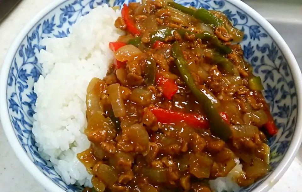 冷凍野菜とお肉は大豆のミンチのカレー|よめじょさん