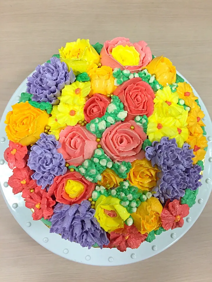 Buttercream flowers on my cake...|Amy Aliyyaさん