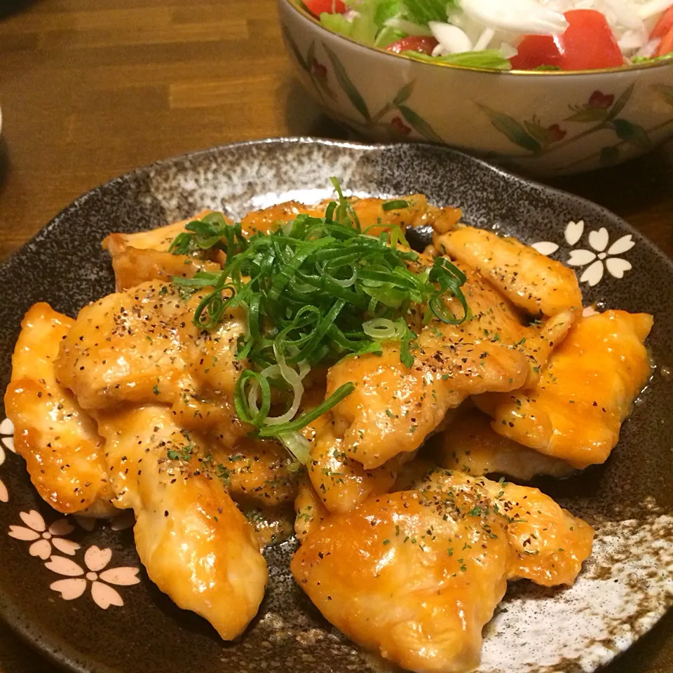 さくちんさんの料理 簡単 鶏胸肉の味噌マヨ焼き🎶〜家族に大好評だよ〜💕|ゆうみん（4人の母ちゃん）さん