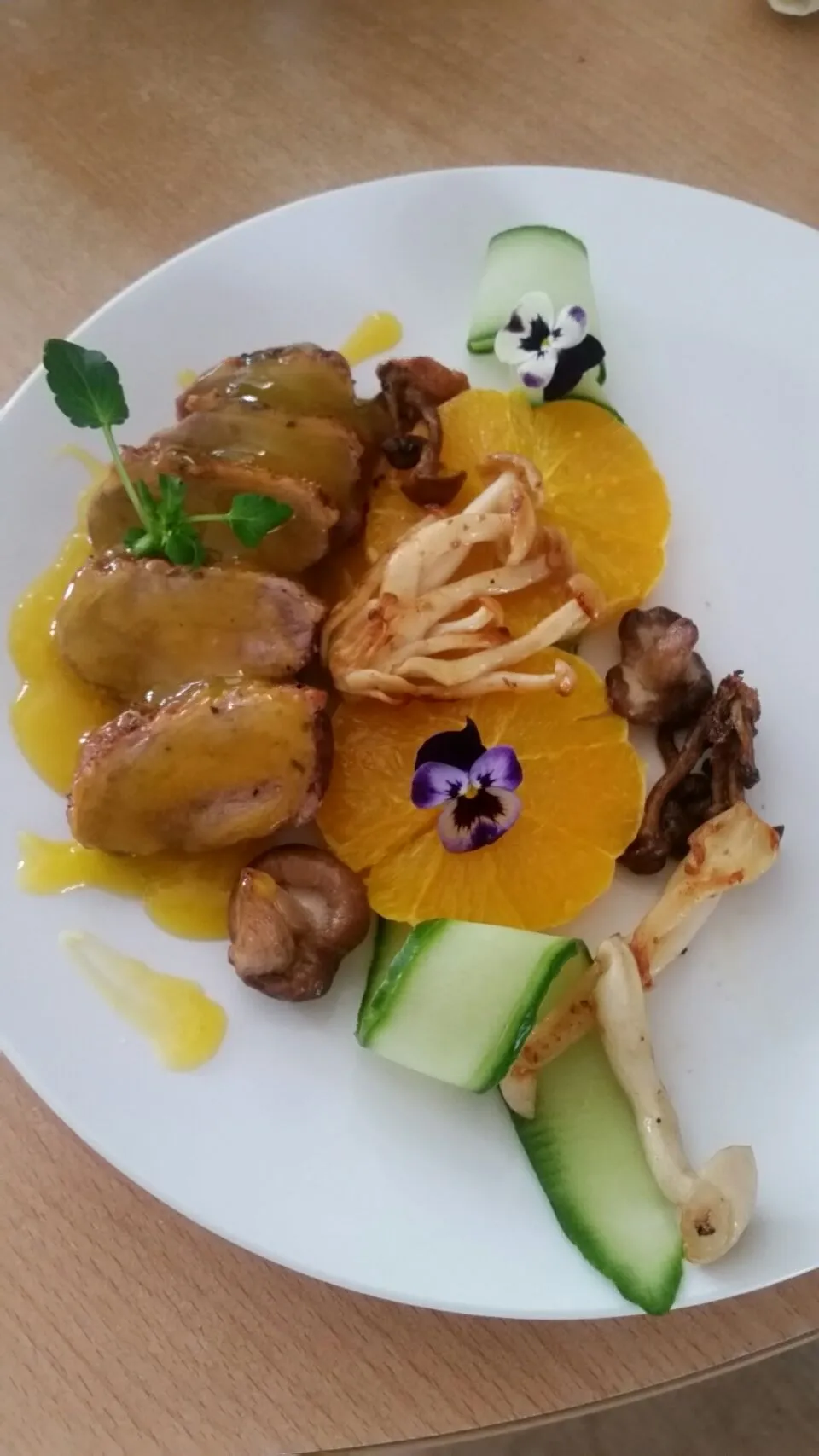 roosted duck with fresh orange sauce and mushroom mix|don jerngさん