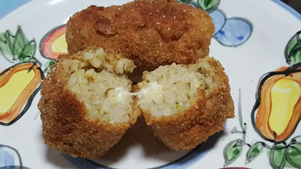 Rice croquettes with mozzarella cheese heart|Li Jiaoさん