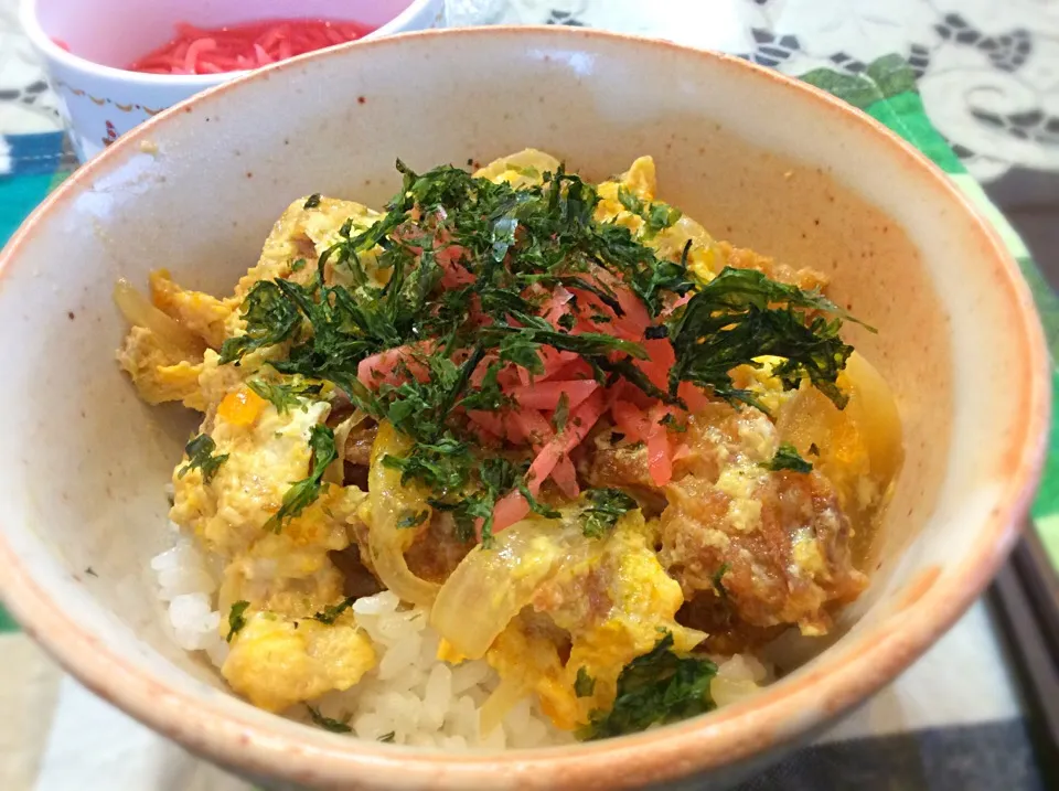 Snapdishの料理写真:今朝は、唐揚げ丼😋|アライさんさん