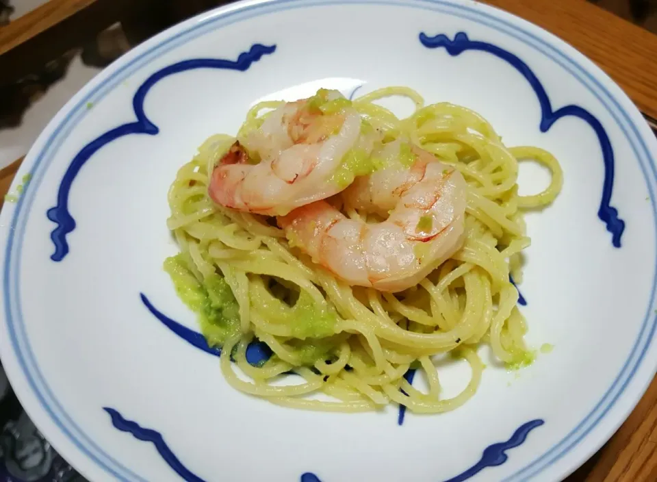 spaghetti with mashed zucchini and prawns|Li Jiaoさん