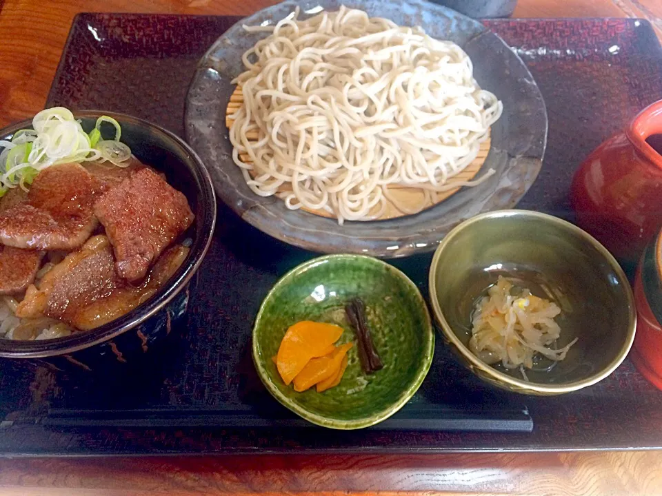 飛騨牛丼とざるそば|あかねさん