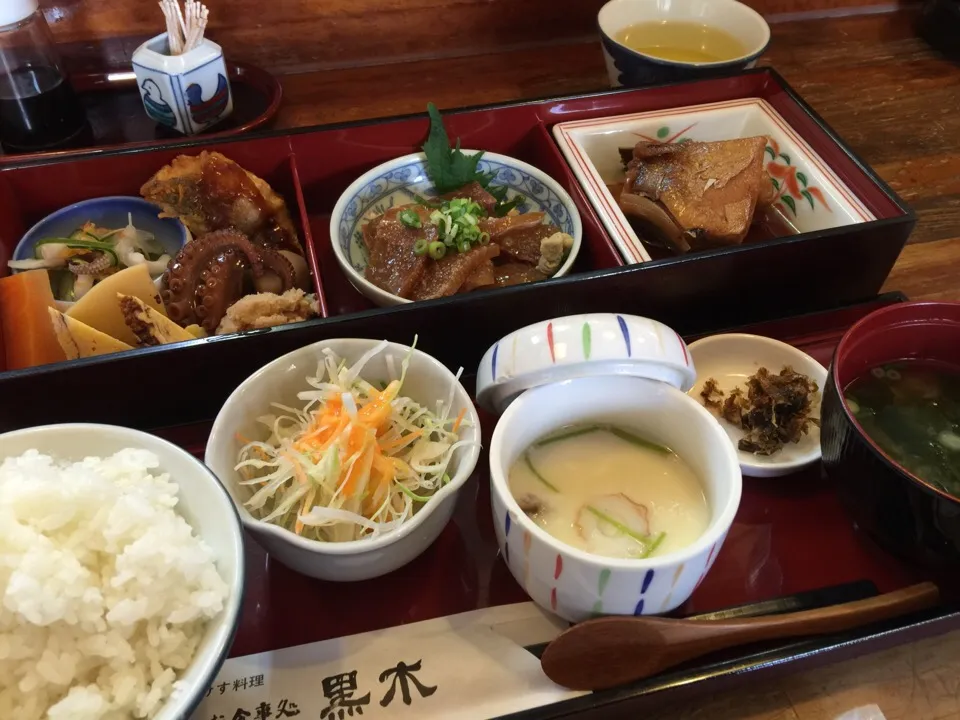 Snapdishの料理写真:【別府温泉巡り中】黒木定食 (お昼の定食)|hiroさん