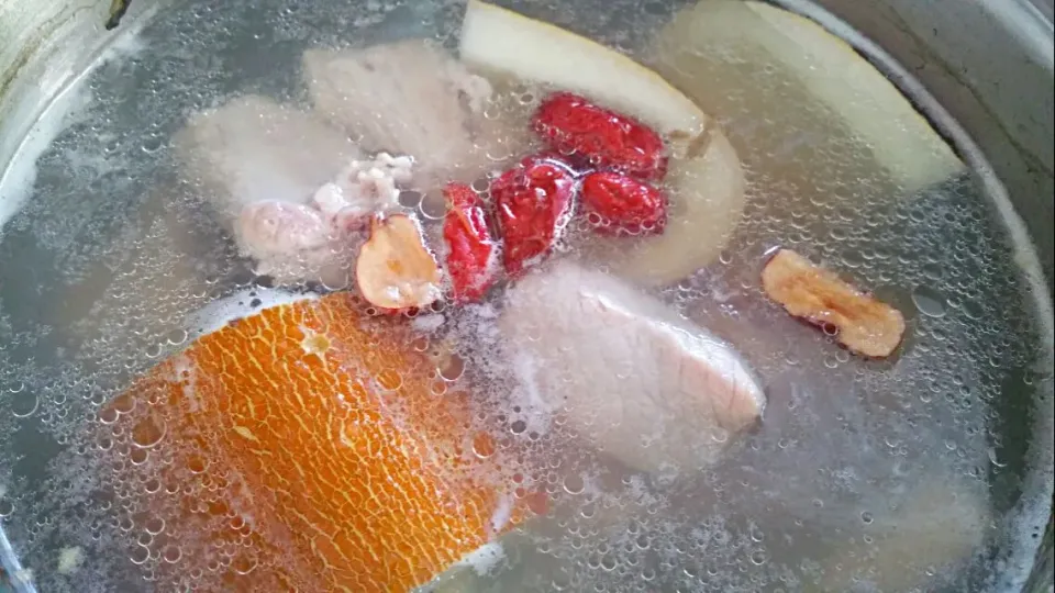 Chinese old cucumber soup with mini pork ribs boiled with big pork bone base ~ for the hot weather 😥😥😥😂😂😨|🌷lynnlicious🌷さん