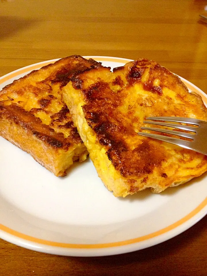 Snapdishの料理写真:カリッとモッチリ🍞イギリスパンでフレンチトースト💕|まいりさん