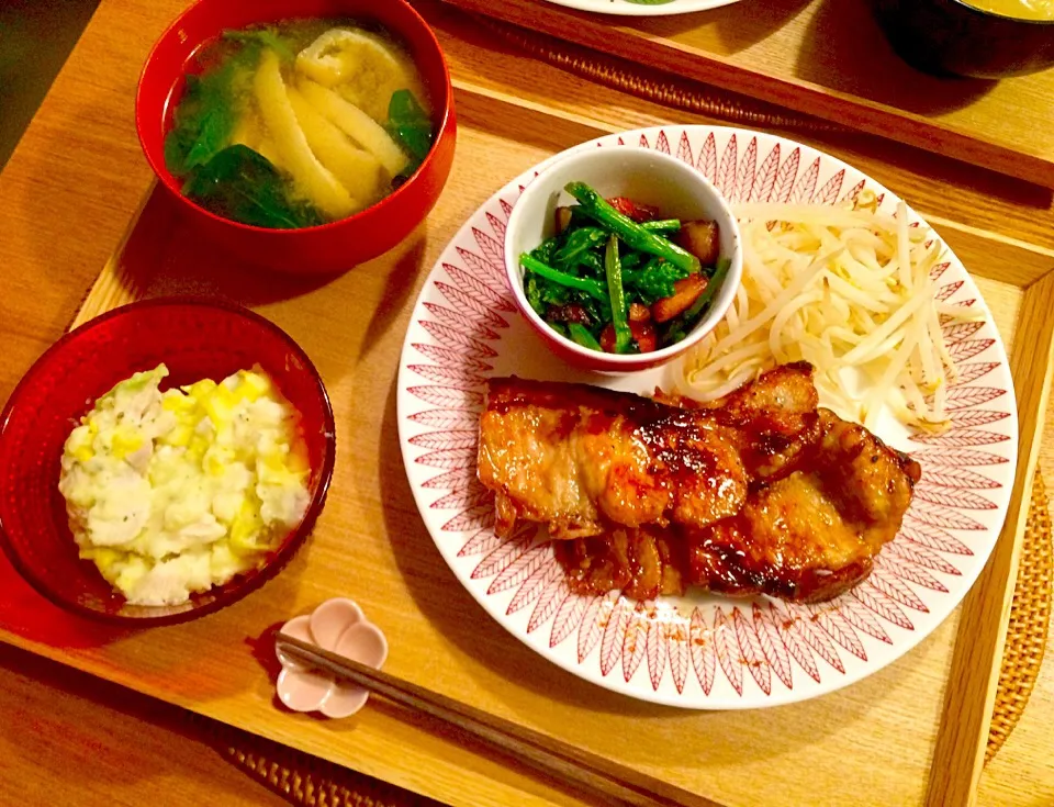 豚のにんにく醤油炒め、菜の花とベーコンの塩胡椒炒め、塩鶏とキャベツのポテトサラダ、油揚げとほうれん草のお味噌汁|mamigoさん