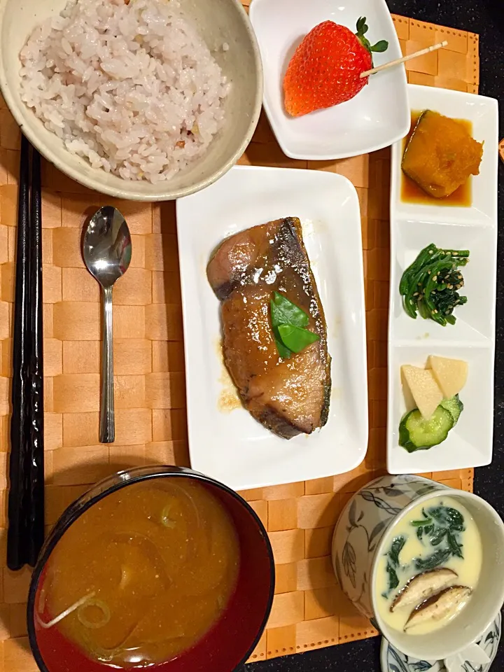 Snapdishの料理写真:ブリの照り焼き|Chie Fujiiさん