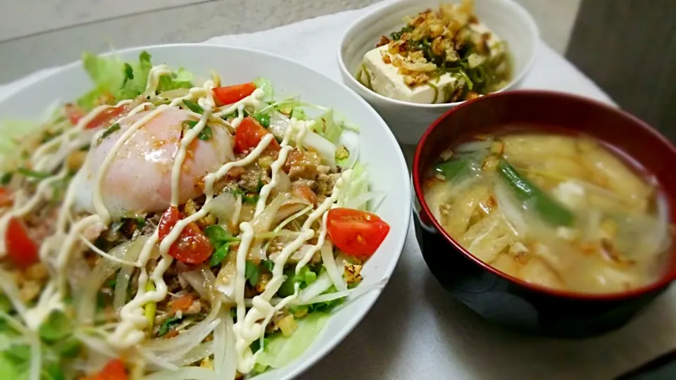 ｻﾊﾞ缶で野菜ﾀｯﾌﾟﾘ丼～
の晩ごはん✨|kaz(*･ω･)さん