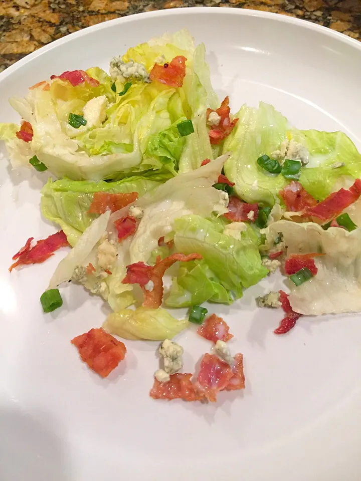 Iceberg Lettuce Salad with Bacon and Raquefort|Alma's Home Kitchenさん