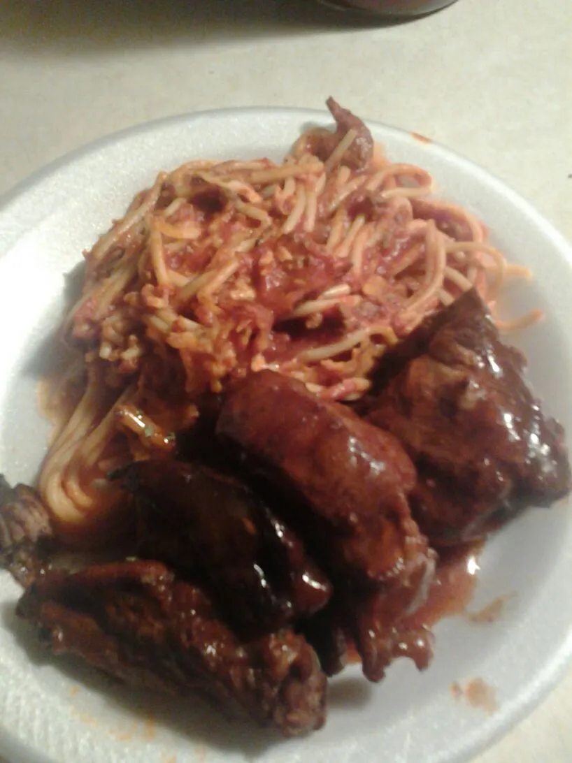 Snapdishの料理写真:fried rib tips and ground beef spaghetti plus honey bbq wings|teresa whiteさん